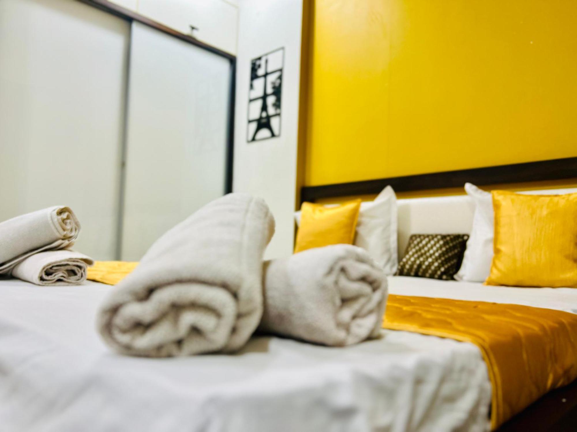 7 Seasons Palm Suite With Sky Orbit, Balcony, Swimming Pool, Wifi, Playground Rajkot Exterior photo
